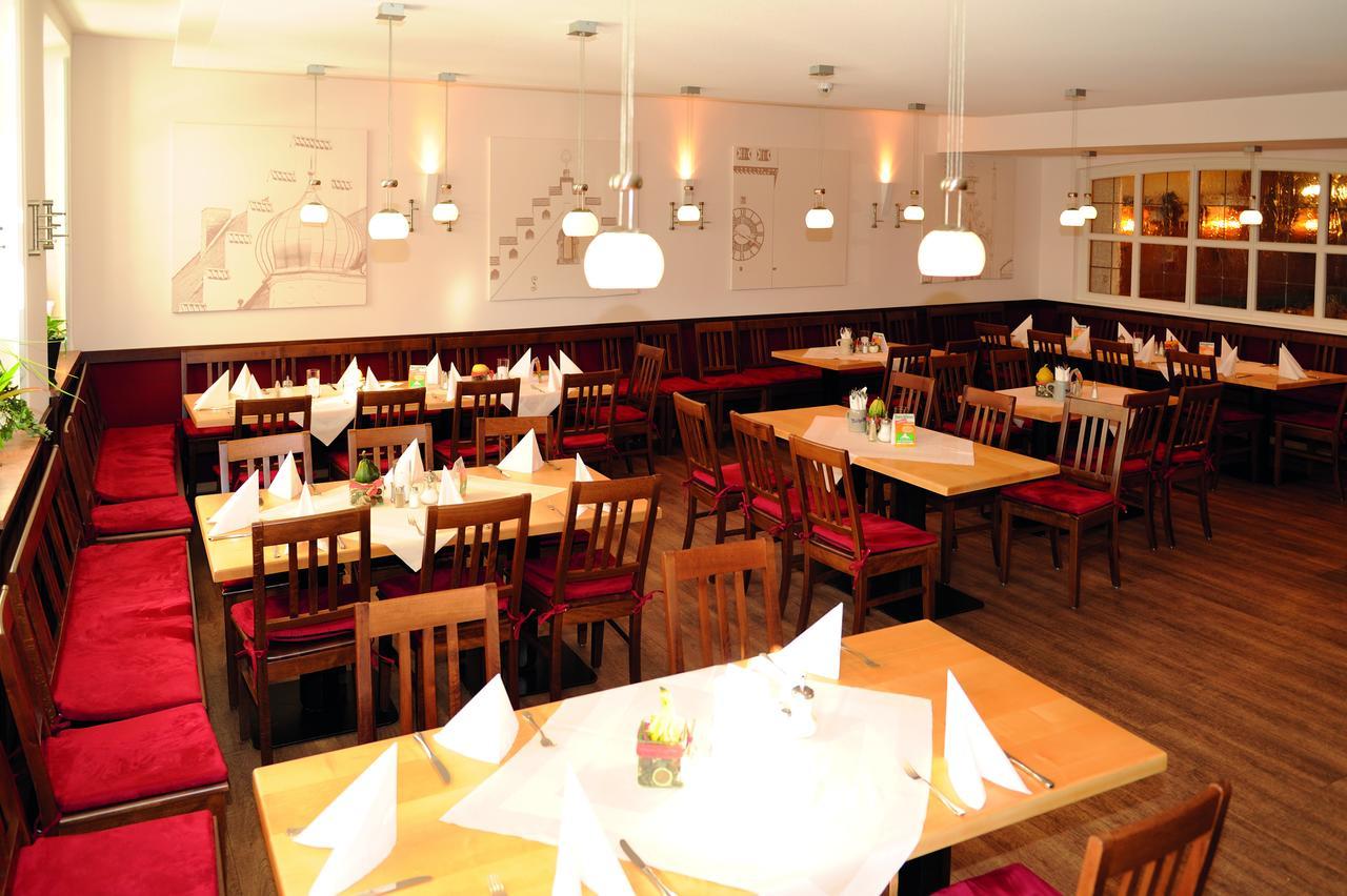 Hotel & Gasthaus Das Roehrl Straubing Buitenkant foto