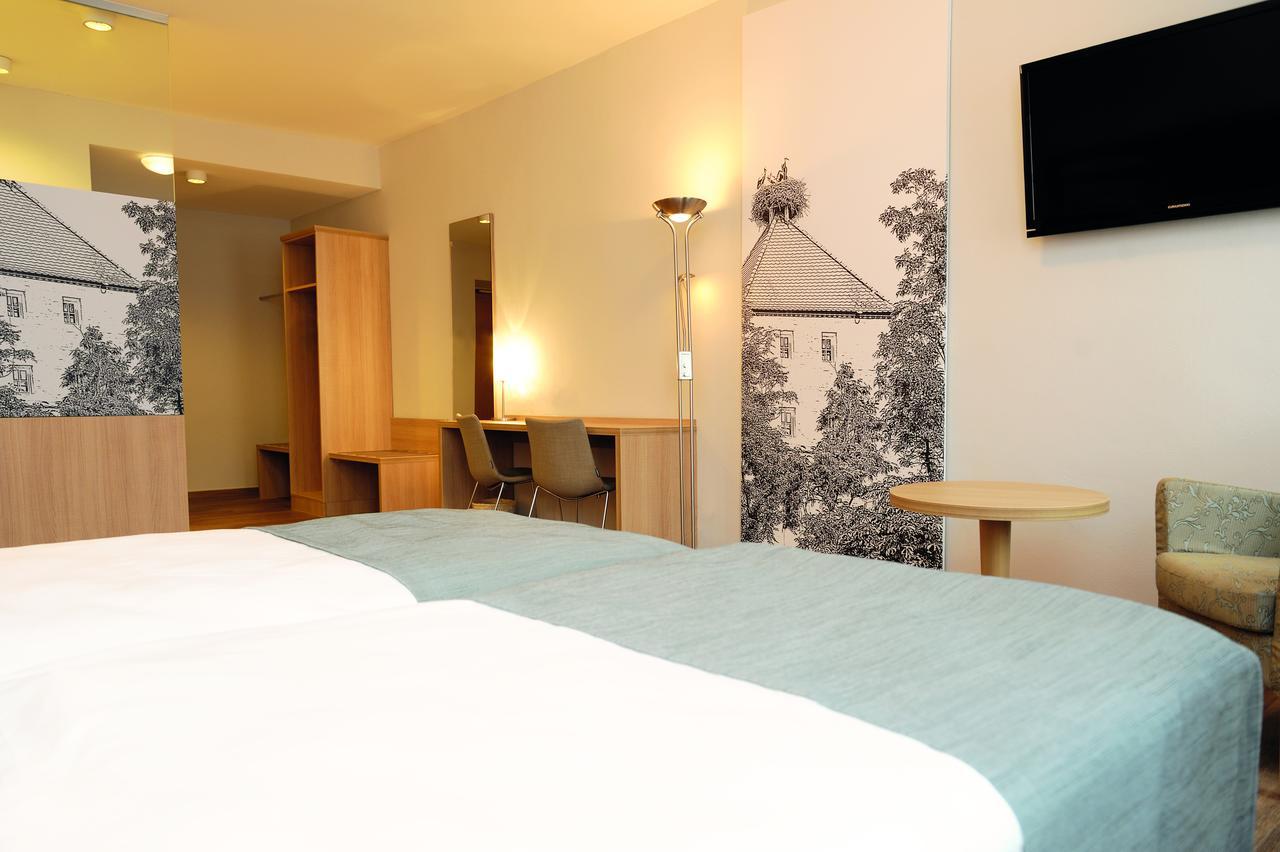 Hotel & Gasthaus Das Roehrl Straubing Buitenkant foto